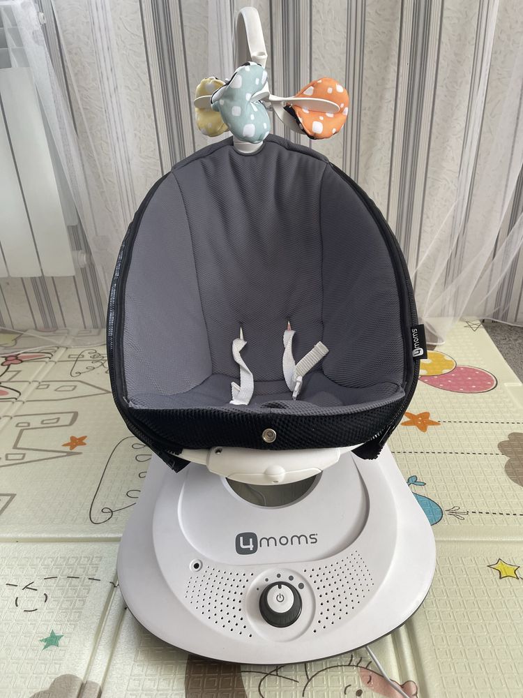 Заколискуючий центр 4moms