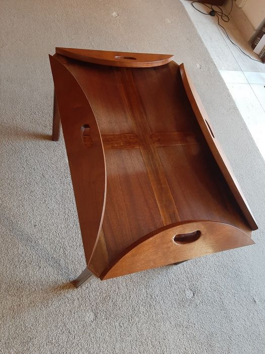 Mesa de mordomo de madeira