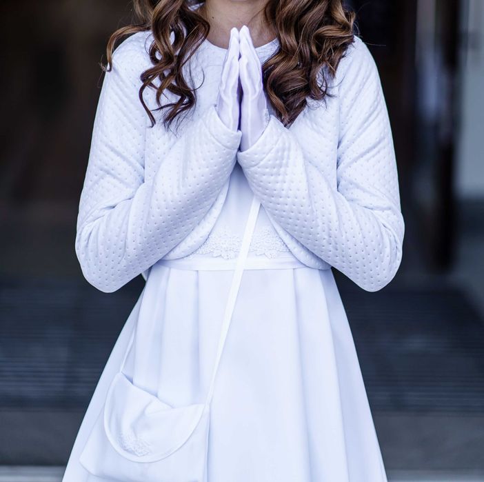 Sukienka komunijna w zestawie: bolerko, torebka i wianek, stan idealny