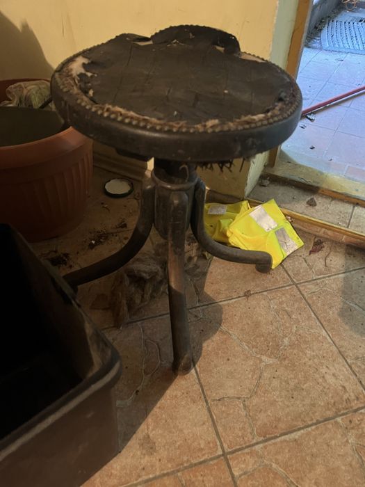 Taboret obrotowy piano do pianina thonet skora