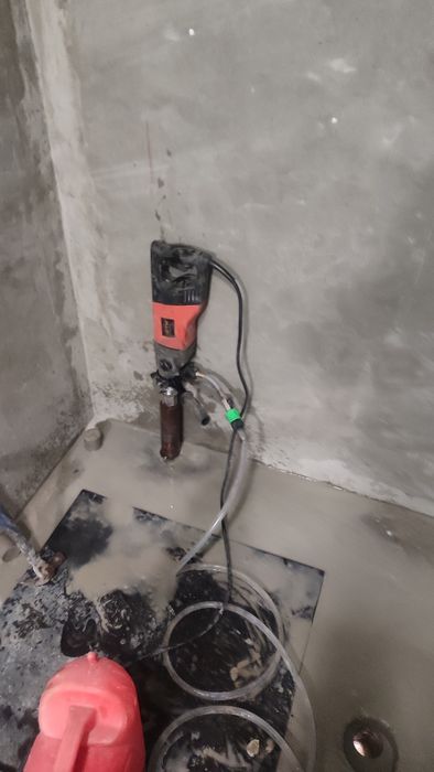 Алмазное сверление бурение. Алмазне сверління буріння