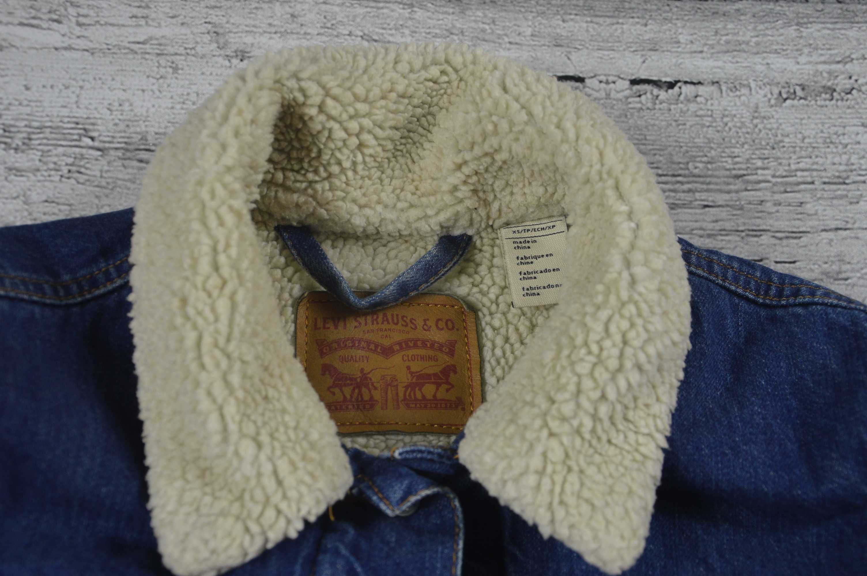 Levis damska kurtka sheerpa bomberka - XS