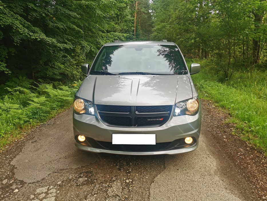 2019 Dodge Grand Caravan GT srebrny - nowe opony