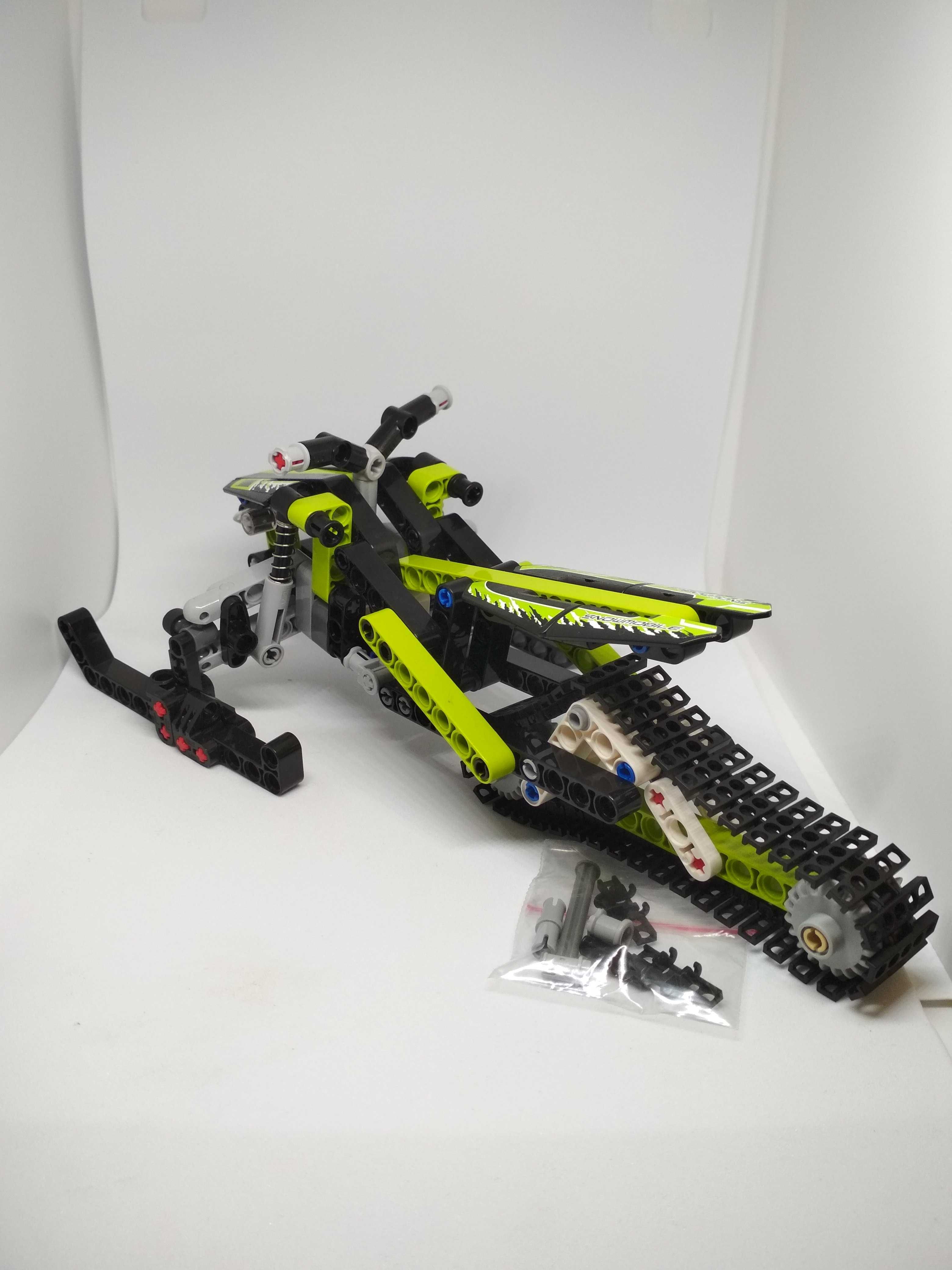 Oryginalny zestaw Lego Technic 42021 Skuter Śnieżny 2 w 1