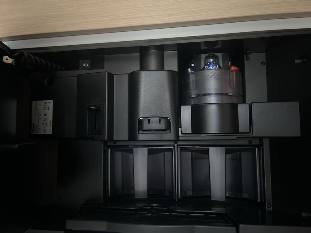 Maquina de café encastravel Miele Nespresso