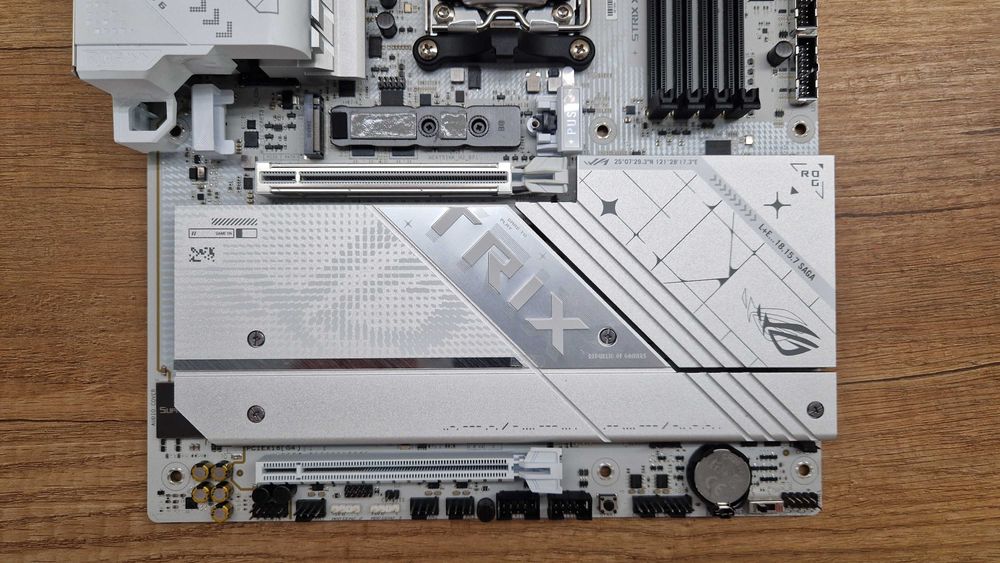 Płyta główna ASUS ROG STRIX X870-A GAMING WIFI box gwarancja nr. N2346