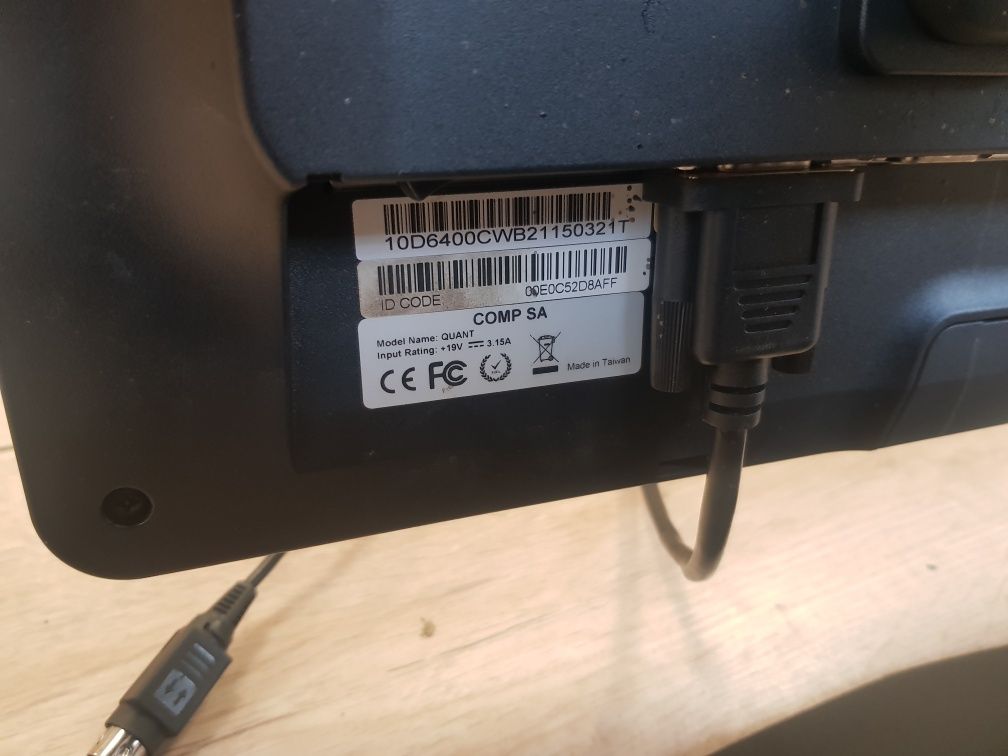 Novitus  Quant zaawansowany komputer typu Pos.  Panel dotykowy  .