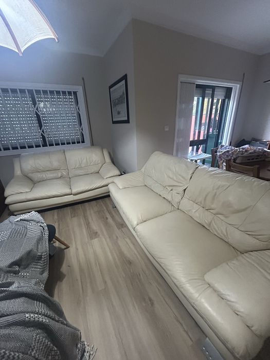 Sofas em pele creme