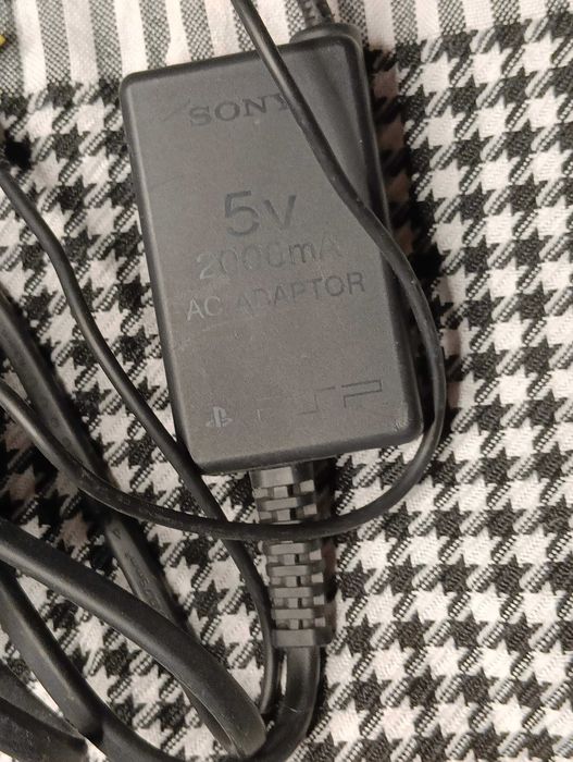 Блок живлення зарядне до игровой приставки Sony PSP 5V 2000mA PSP-103