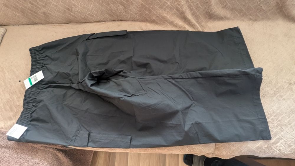 Sprzedam spodnie bojówki Nike nowe