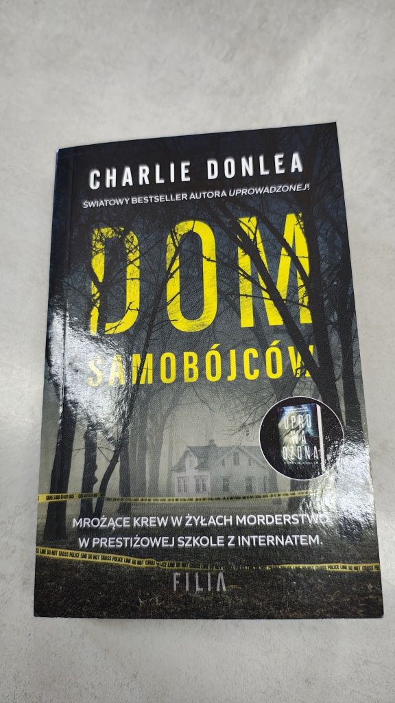 Dom samobójców. Charlie Donlea. Format kieszonkowy
