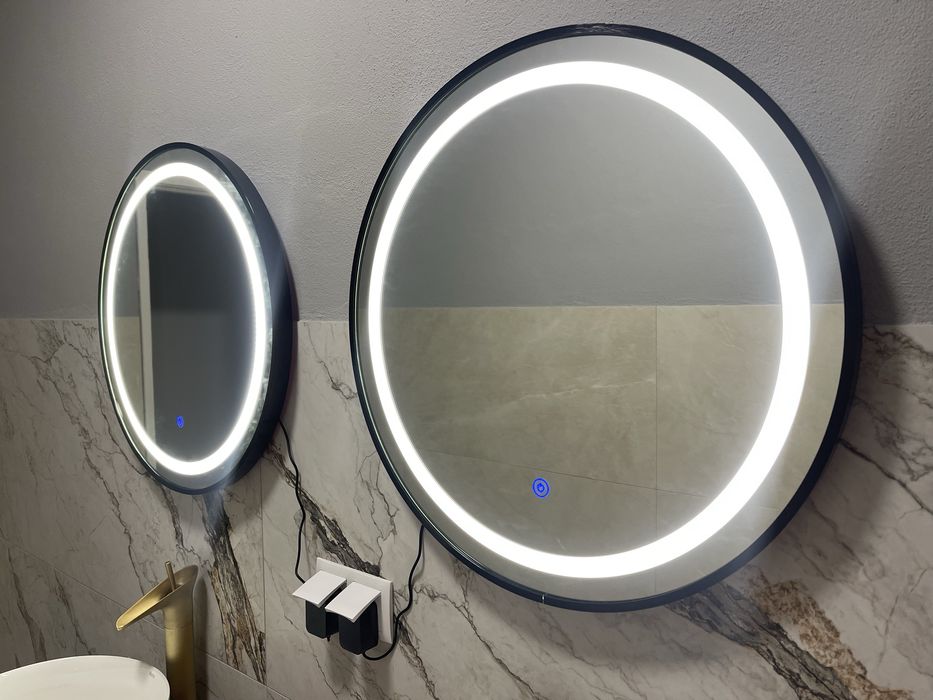 Dois espelhos led para wc