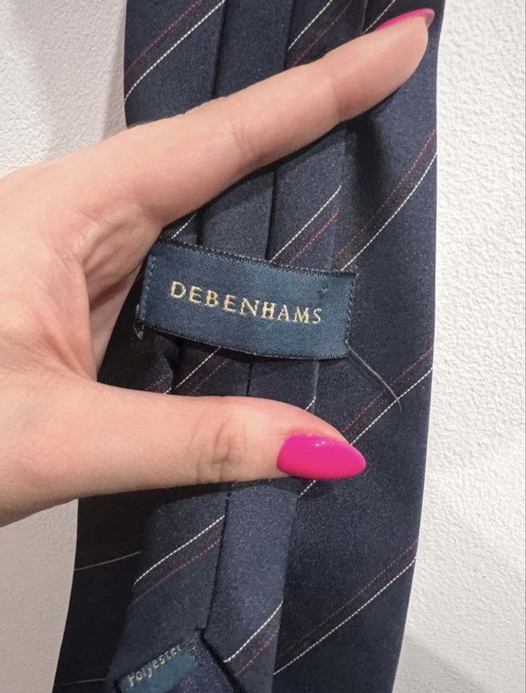 Elegancki krawat w paski  Debenhams