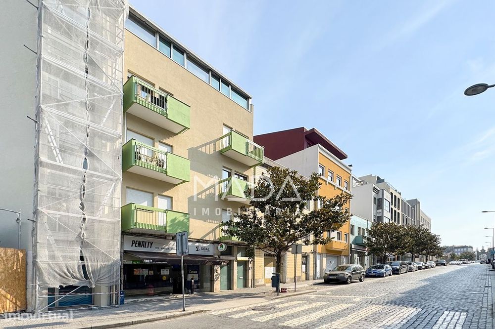 Apartamento T2+1 (último piso) c/sótão no centro histórico de Braga