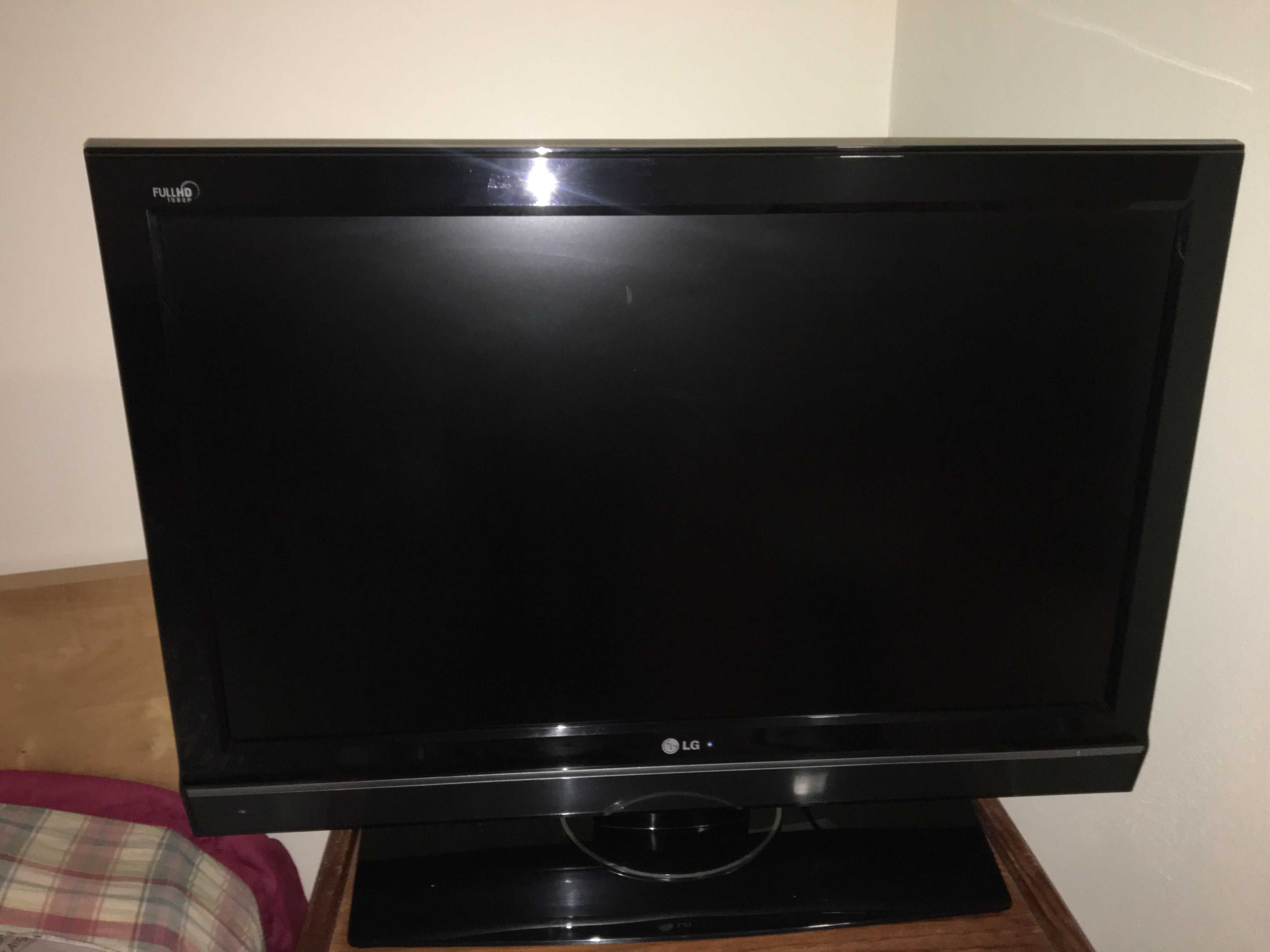 Televisão LG 37LF65 Full HD totalmente funcional 37"