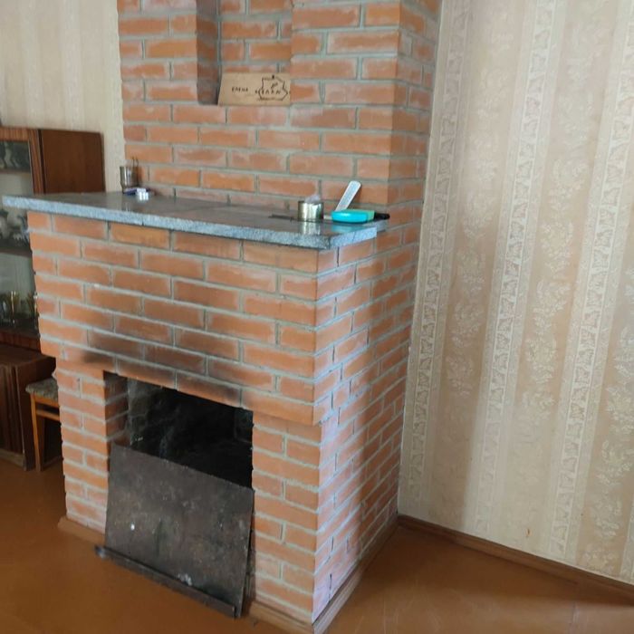 Якісна цегляна  2 пов . дача-будинок поруч з річкою .