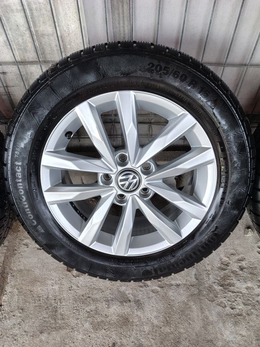 Całe koła zimowe VW r16 205/60 Continental