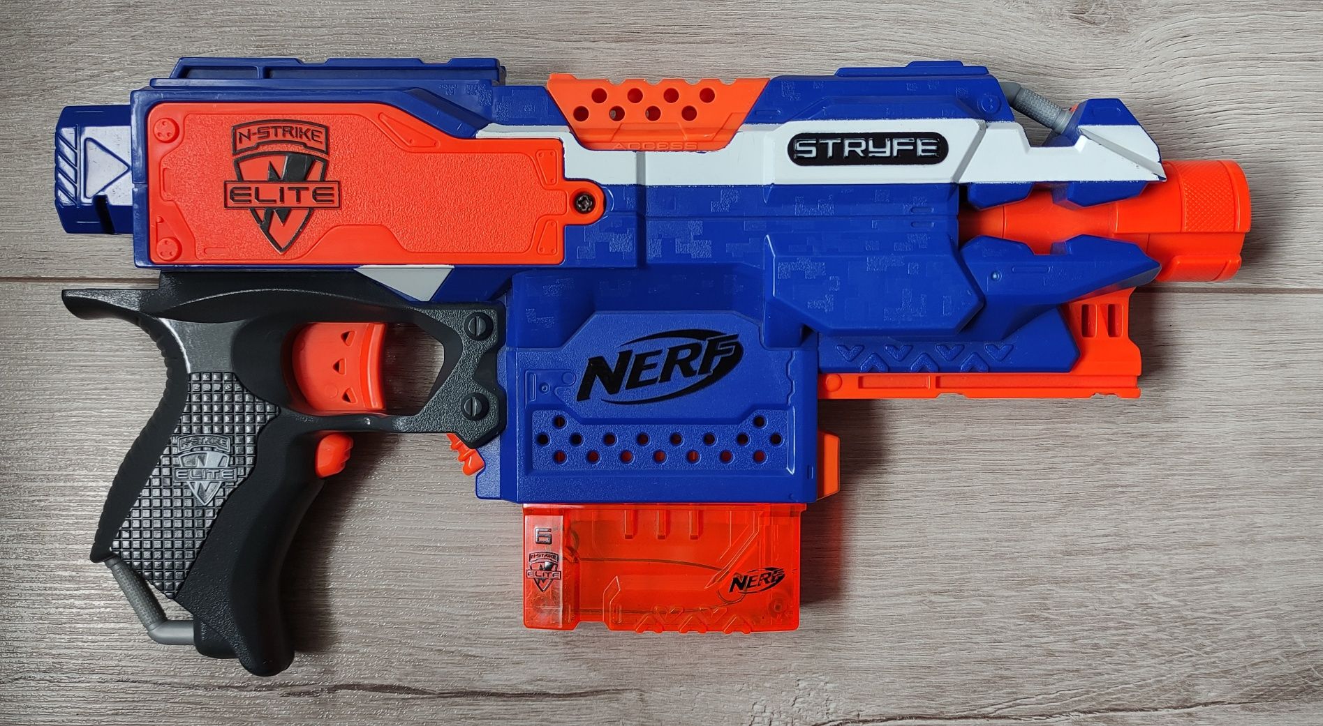 Nerf Stryfe + 6 stszałek