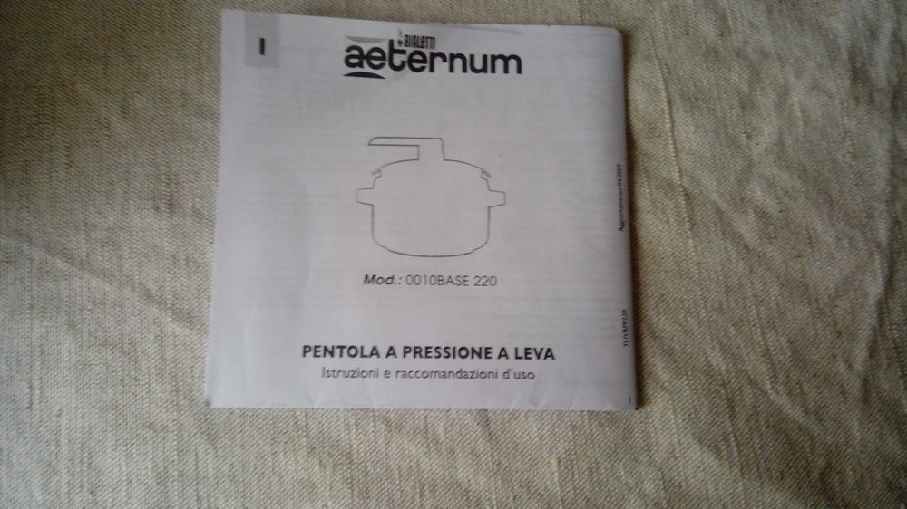 Szybkowar, garnek ciśnieniowy Aeternum srebrny