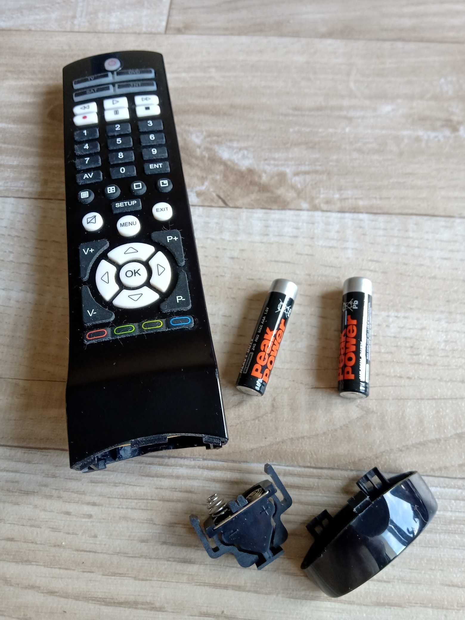 Pilot EMTEC, TV/DVD/SAT oryginał, piękny stan. Plus gratis.