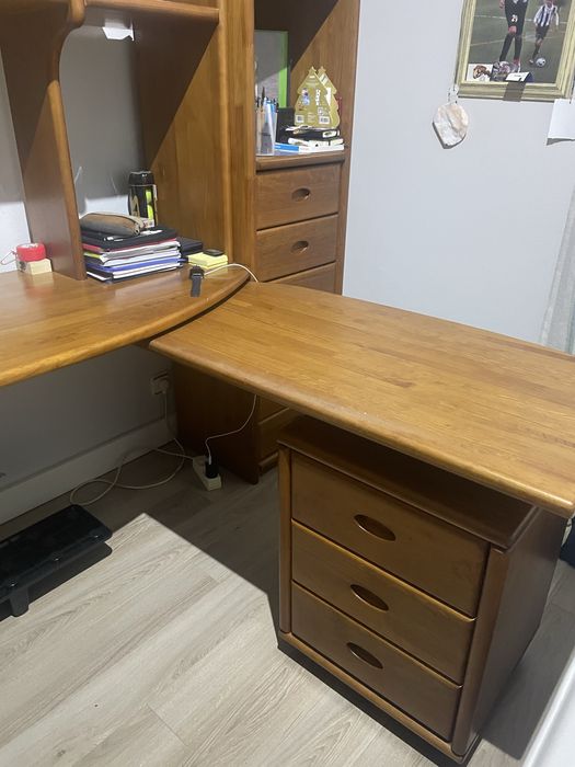 Movél c/roupeiro e secretária + Cama solteiro dupla