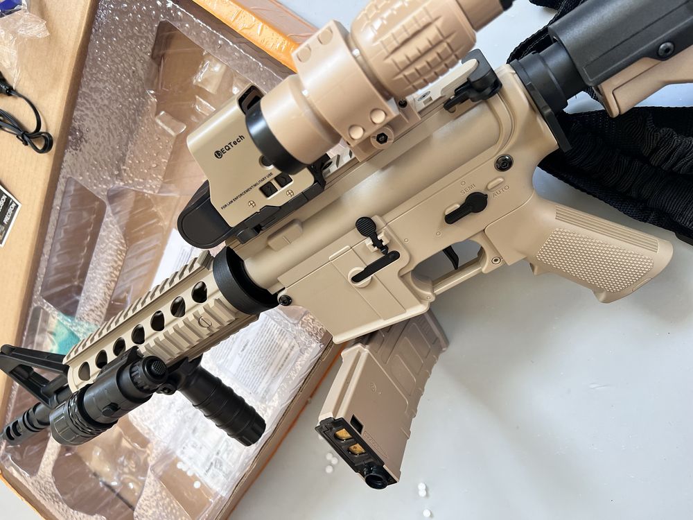 Автомат на орбізах M4 новий AR-15 каліматорний приціл бластер