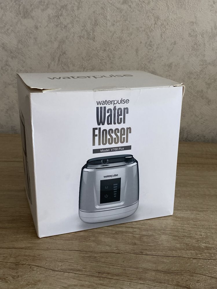 Ірригатор Waterpulse V700Plus Білий