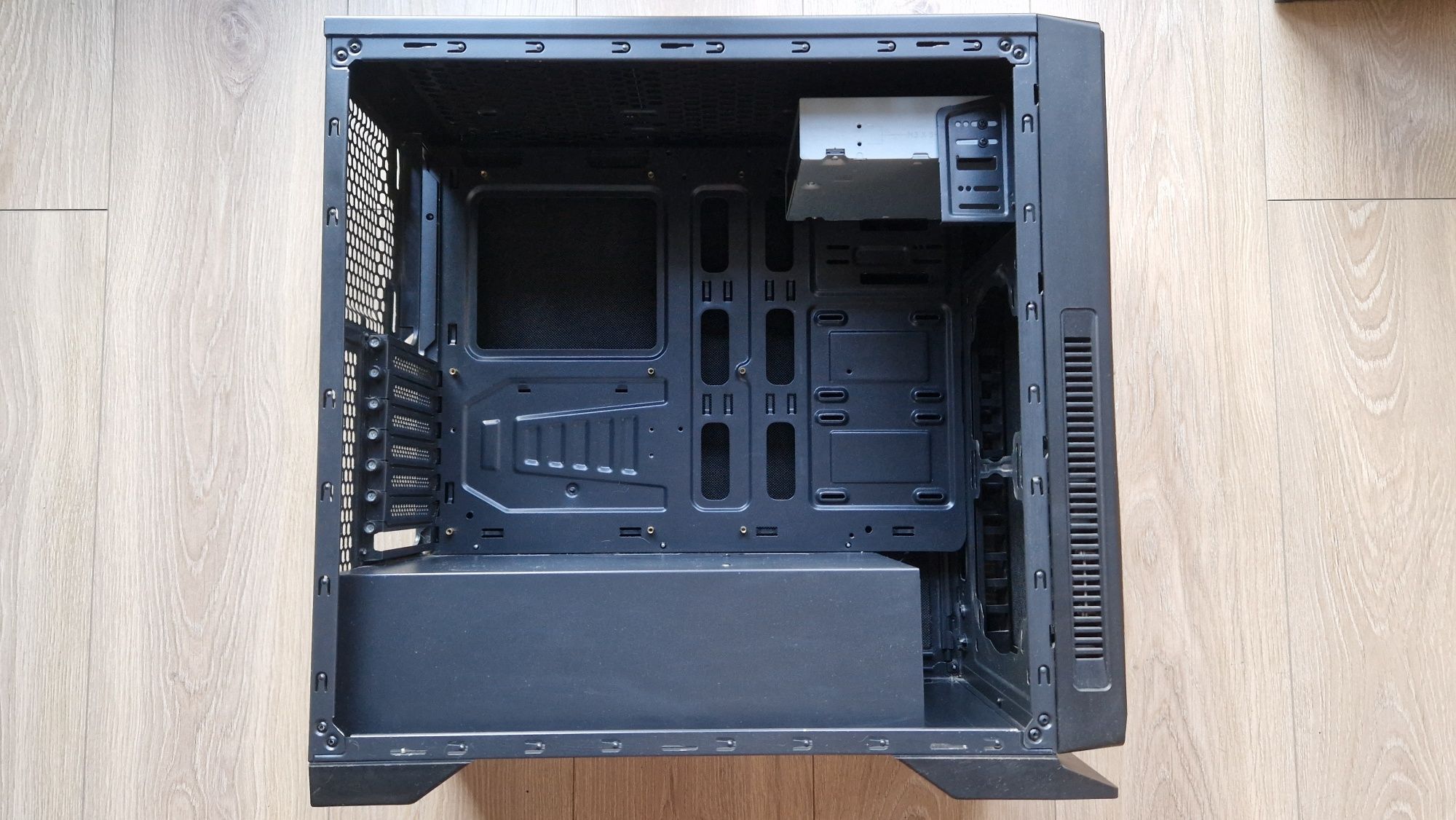 Obudowa SilentiumPC PAX M70