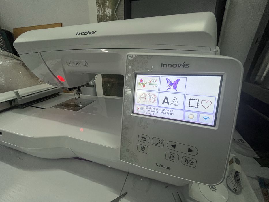 Bordadora Brother Innovis NV880e