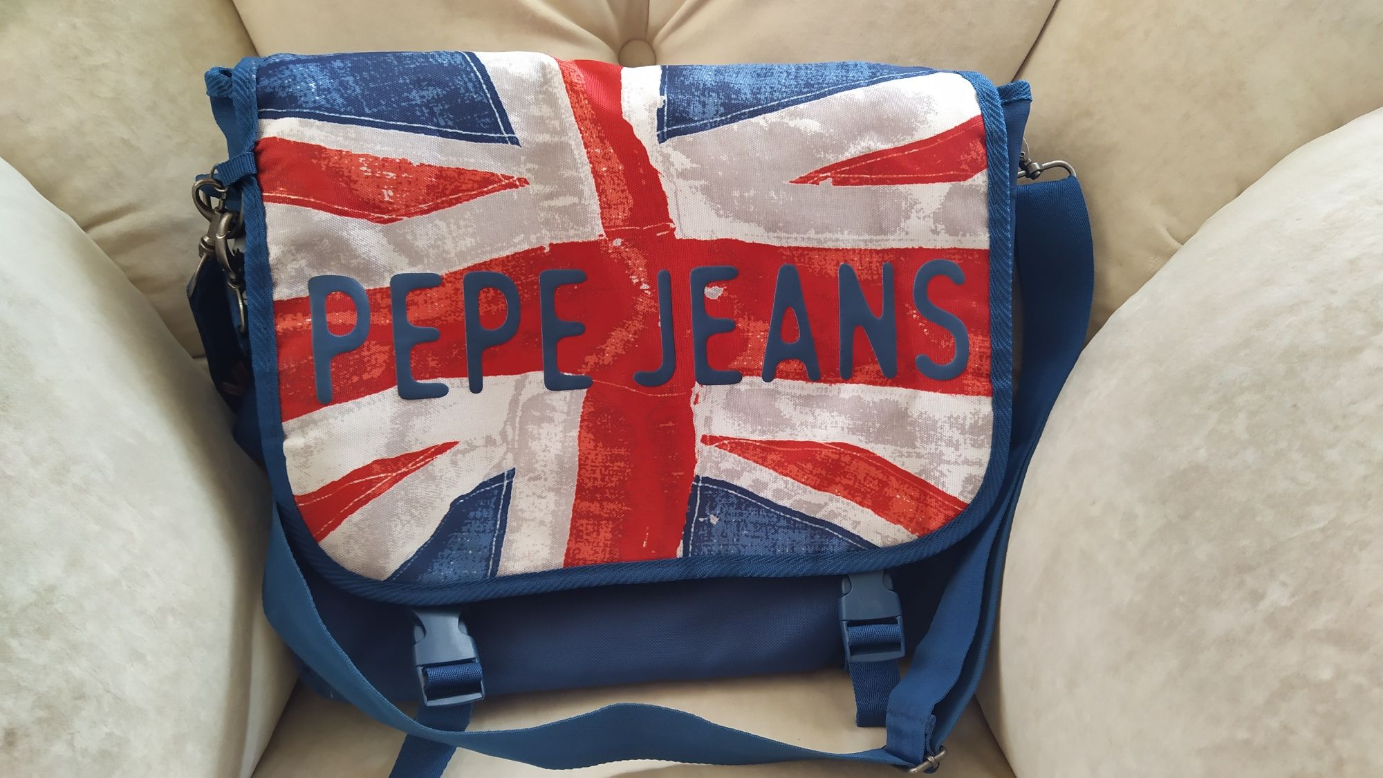 Сумка Pepe Jeans.