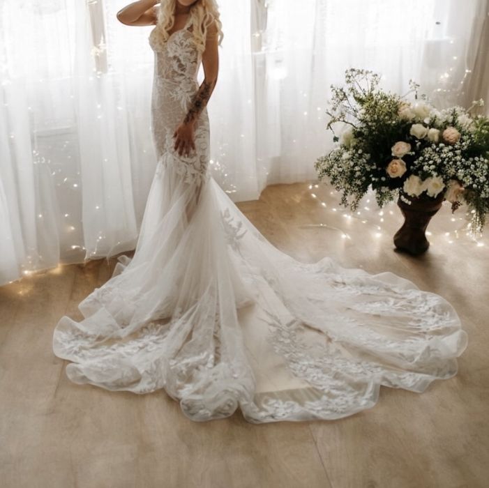 Suknia Ślubna Pollardi model Rebecca Z długim trenem 34/XS Rybka