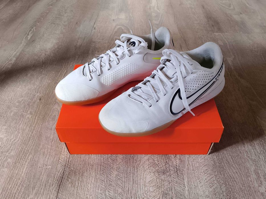 Halówki Nike React Legend Pro IC