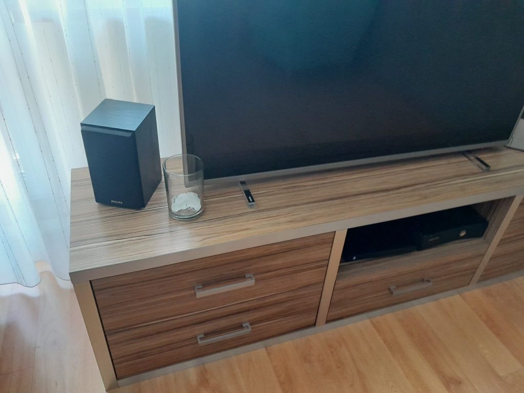 Stolik półka pod telewizor