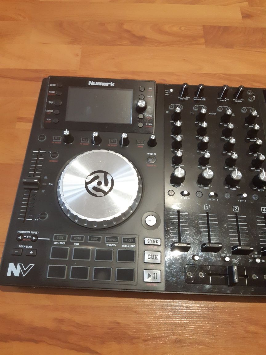 Kontroler Numark NV
