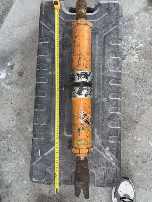 Гідроциліндр гідравлічний 20т