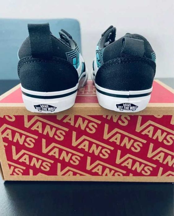 Sapatilhas / Ténis Vans Pretos Glow in the Dark