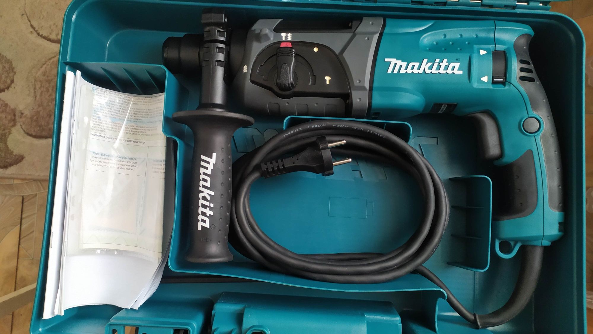 Makita hr 2470 перфоратор новий оригінал.