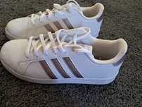 Adidas Tam 40, estão novos