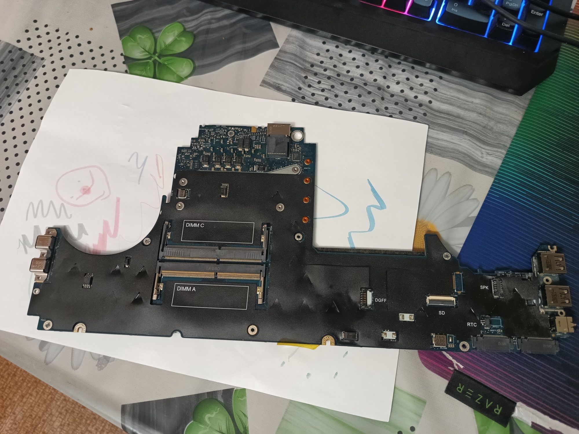 Dell precision 7550 Xeon-10885m неробоча плата