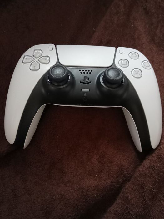 Pad ps5 konsola gra