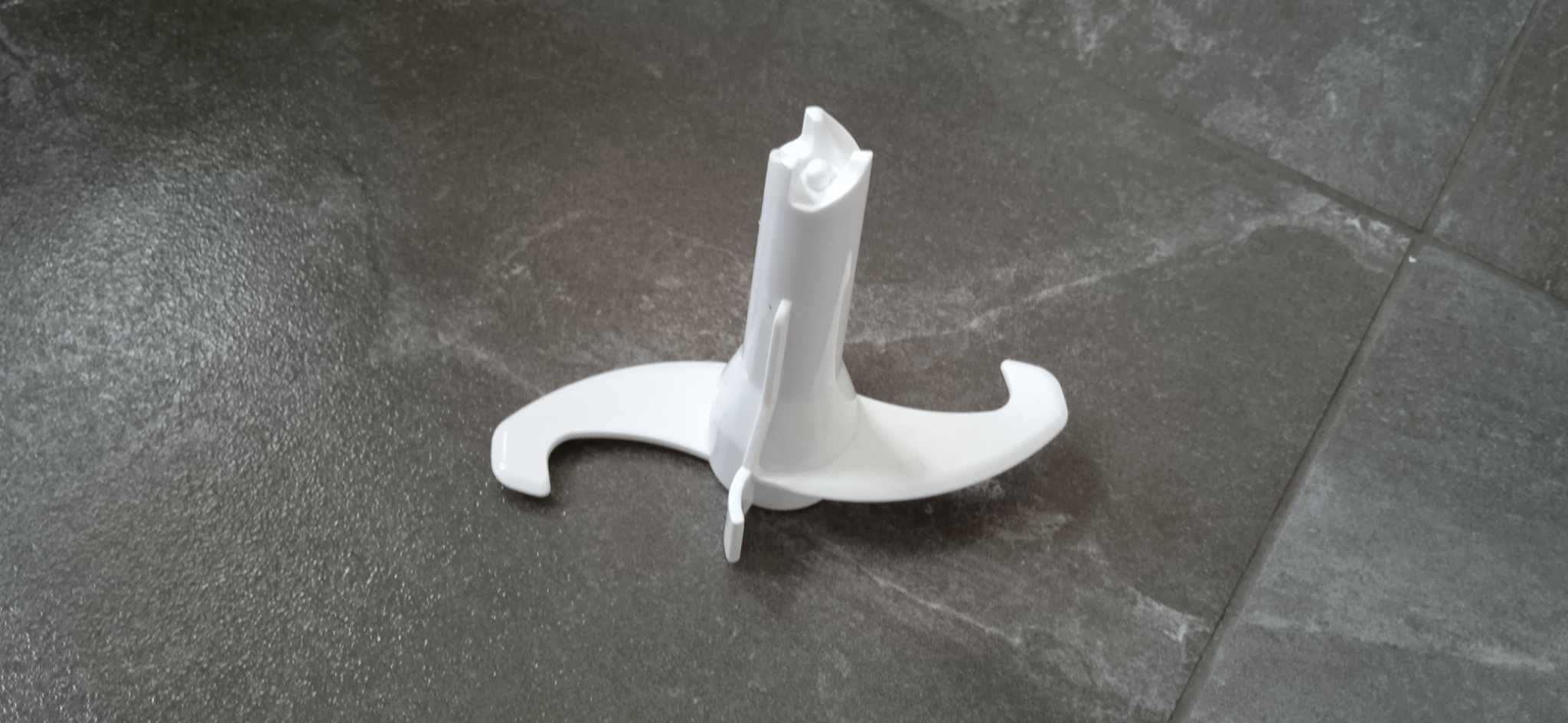 Blender ręczny Zelmer serii ZHB16