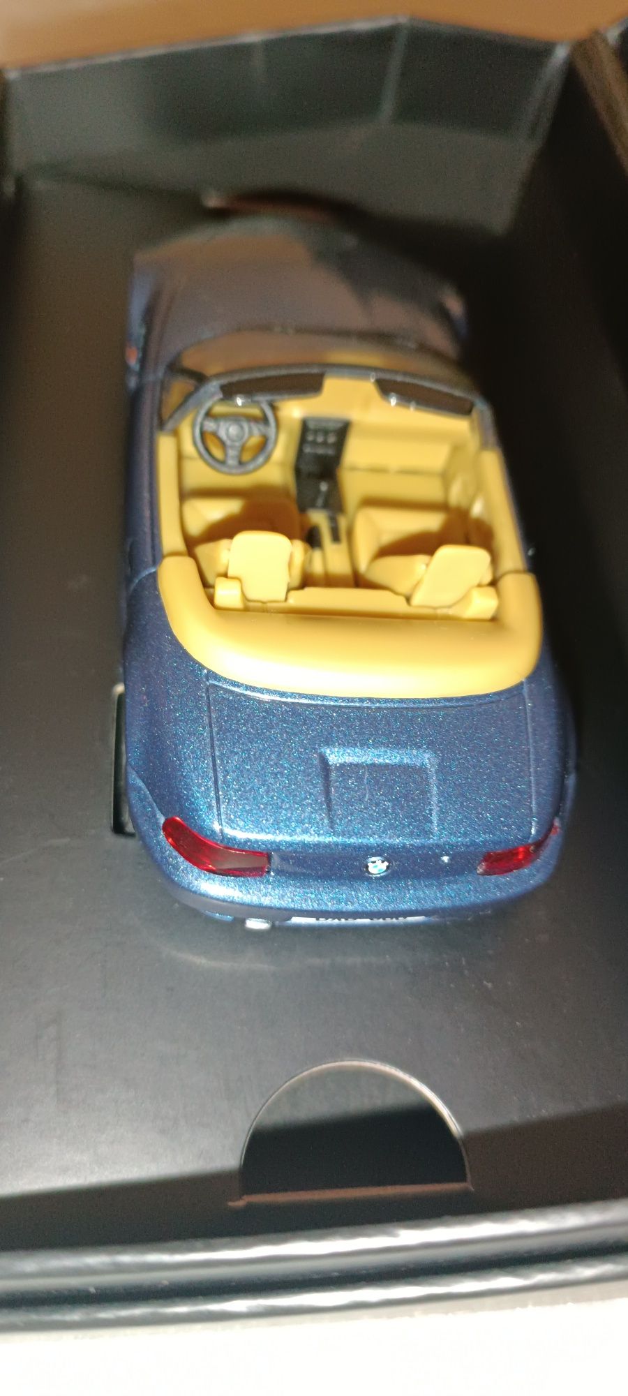 Carro Fundido CORGI James Bond "Goldeneye" BMW Z3 escala 1/36