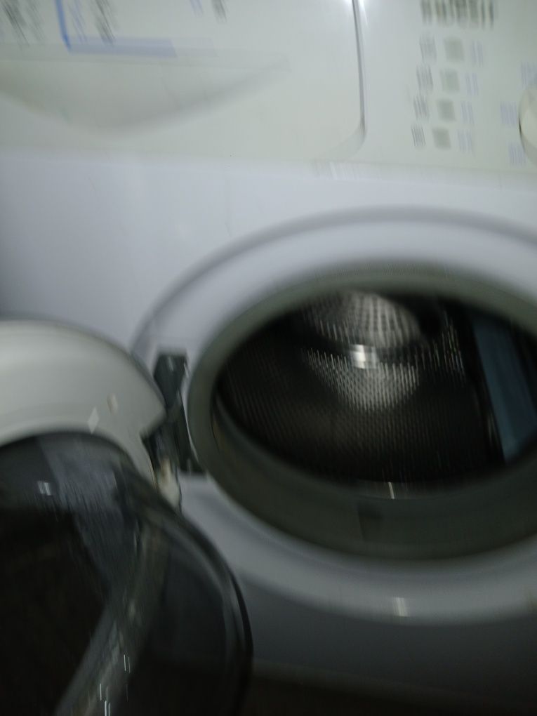 Maquina de lavar roupa marca Indesit