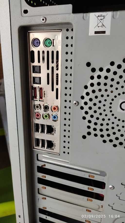 PC Componentes composto por caixa, fonte, rams e gráfica Asus