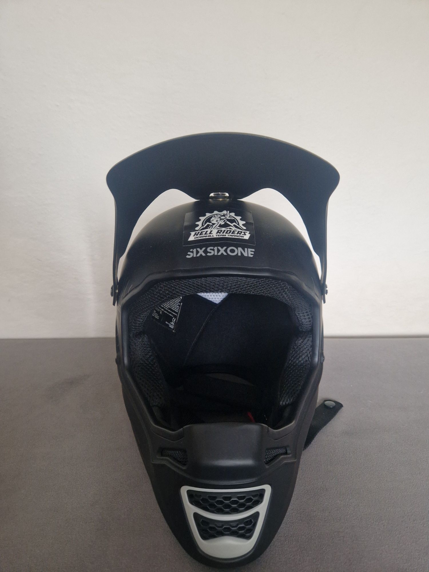 Kask six six one rozmiar M