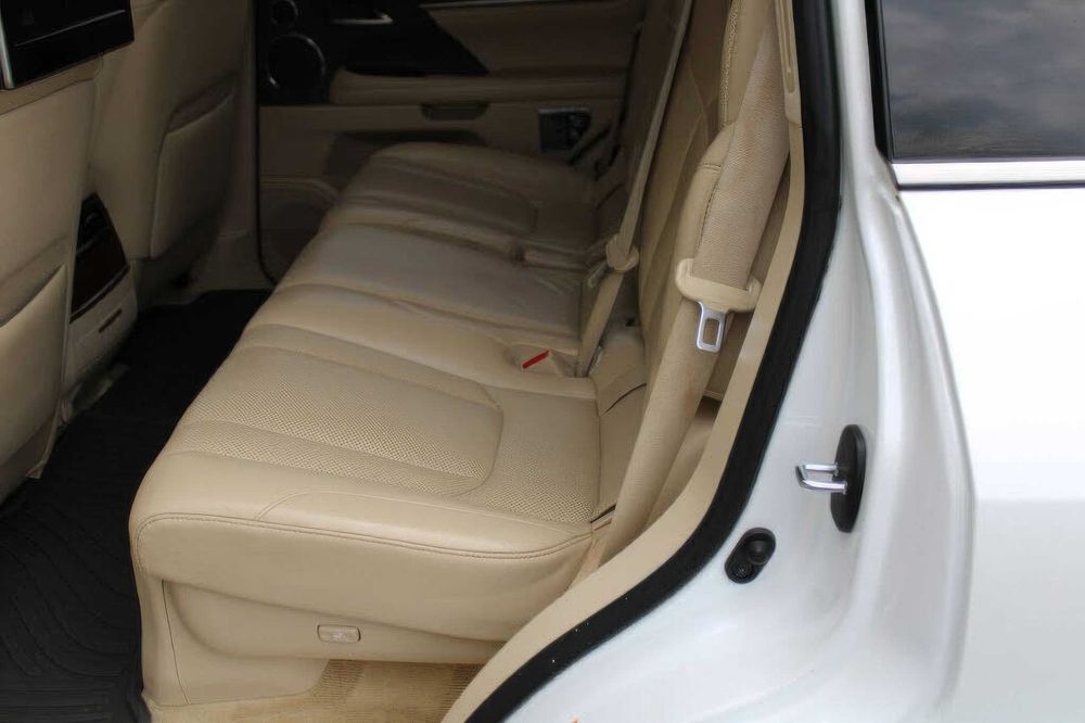 Lexus LX 570      2017