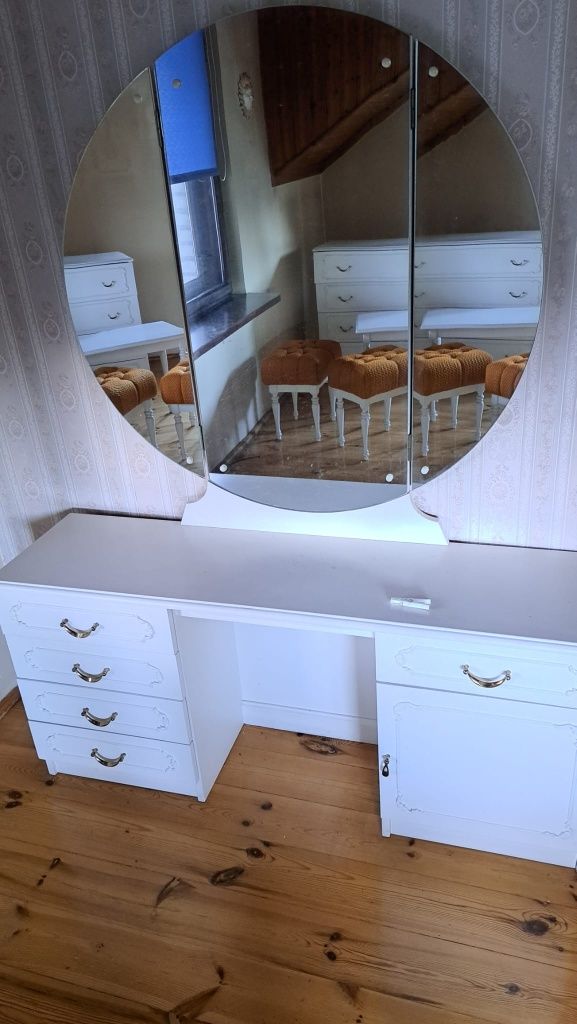 Komplet   sypialnia   , łóżko   komoda krzesła  kolor biały