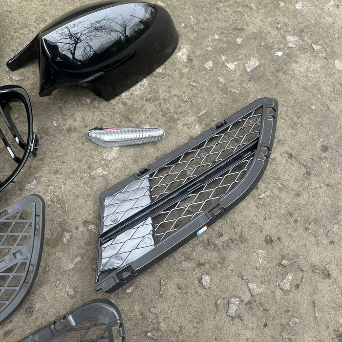 Решотка бампера bmw e90 e91 решітка туманки ноздри бмв Е90 Е91 BMW