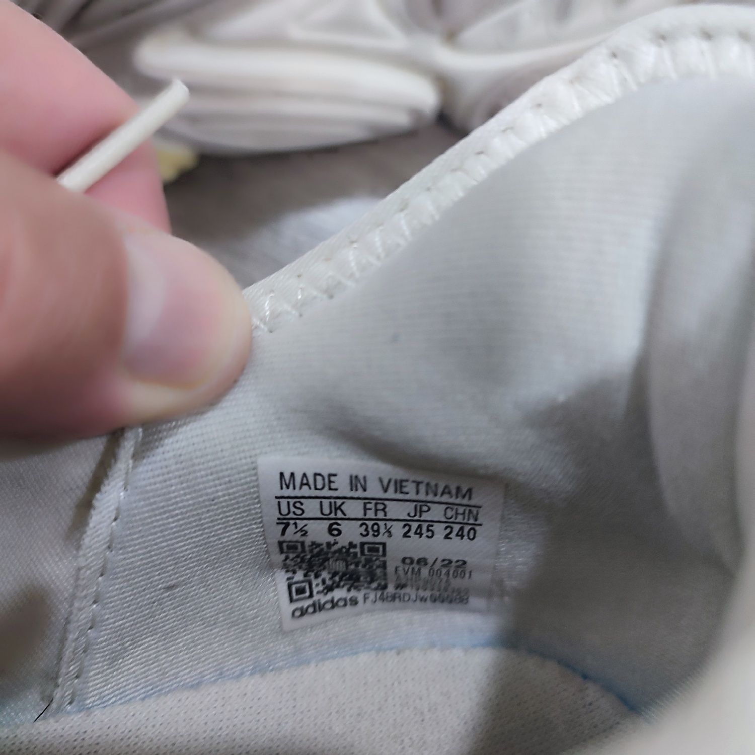 Кросівки Adidas Originals Ozweego Knit 39,5 розмір