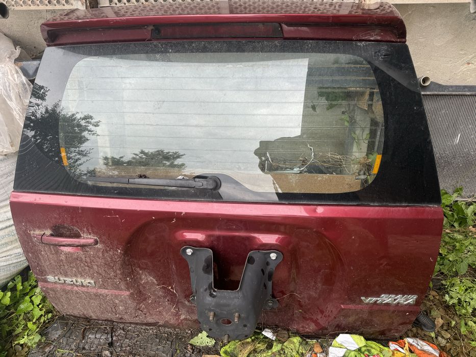 Продам задню ляду Suzuki Grand Vitara дверка